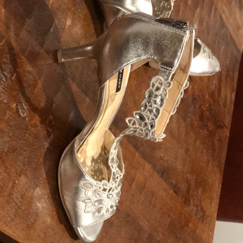 Shoes - Picture 6 of 7